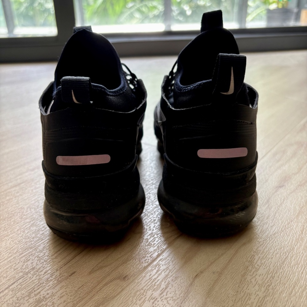 Nike Air VaporMax 2019 Black - Woman’s size 7 - Picture 3 of 5